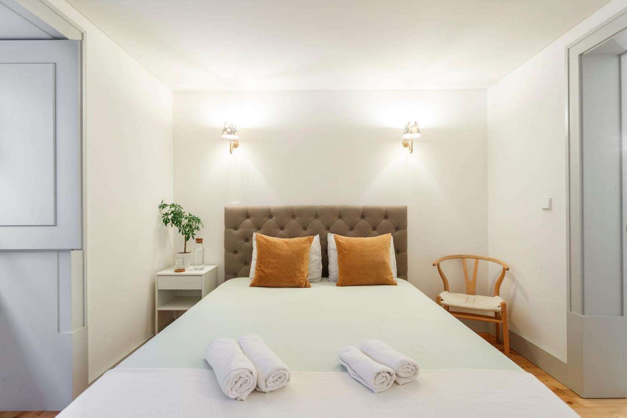 Double Room With Private Wc In Shared House In Downtown Лиссабон Экстерьер фото